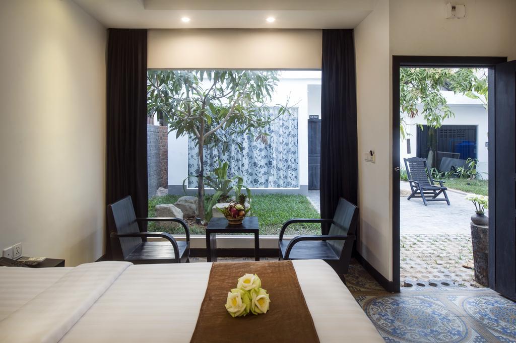 Fancy Boutique Villa Hotel Siem Reap Exteriör bild