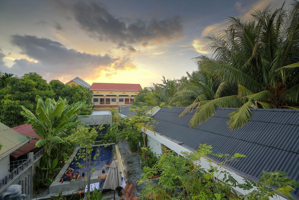 Fancy Boutique Villa Hotel Siem Reap Exteriör bild