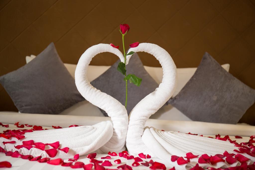 Fancy Boutique Villa Hotel Siem Reap Exteriör bild