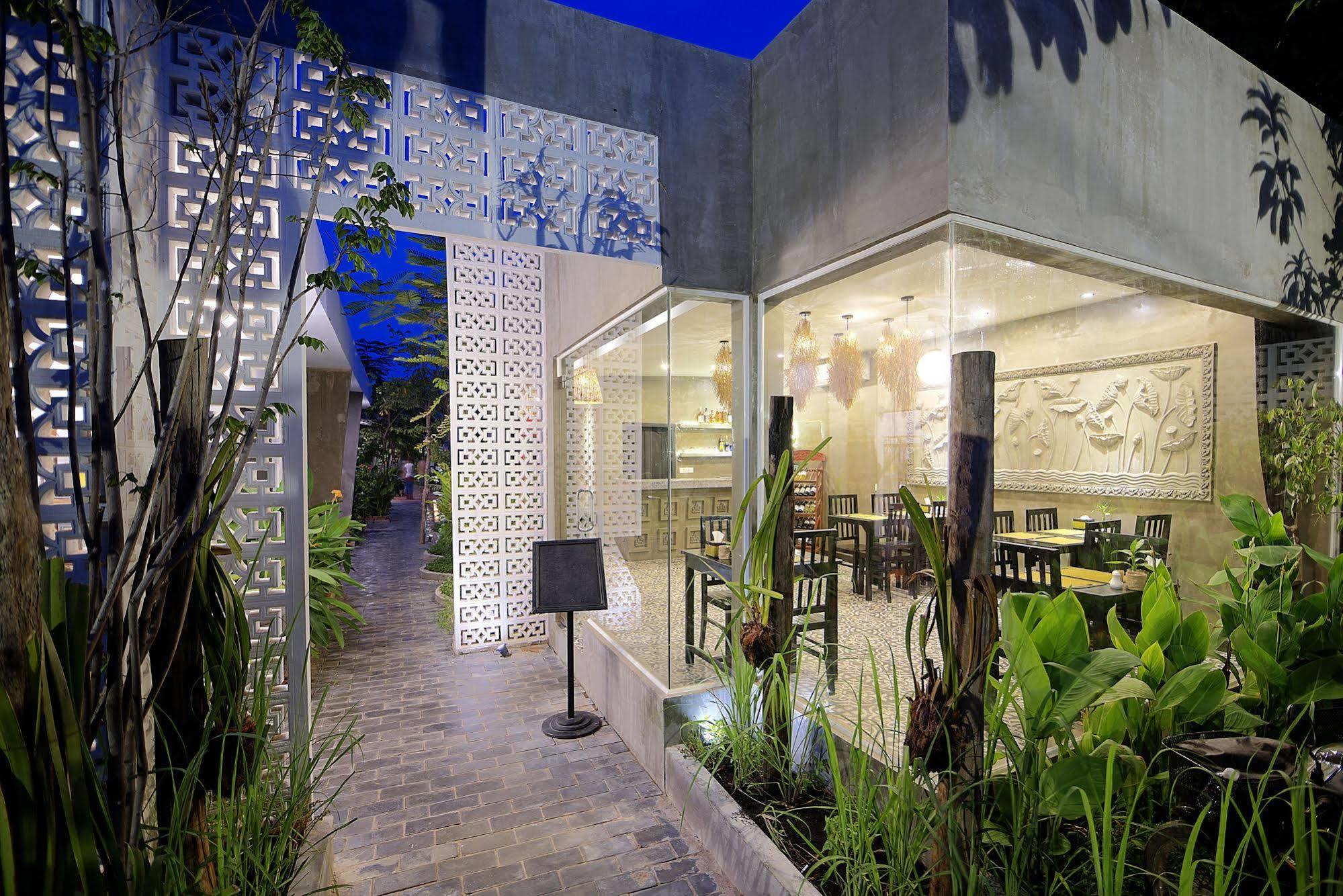 Fancy Boutique Villa Hotel Siem Reap Exteriör bild
