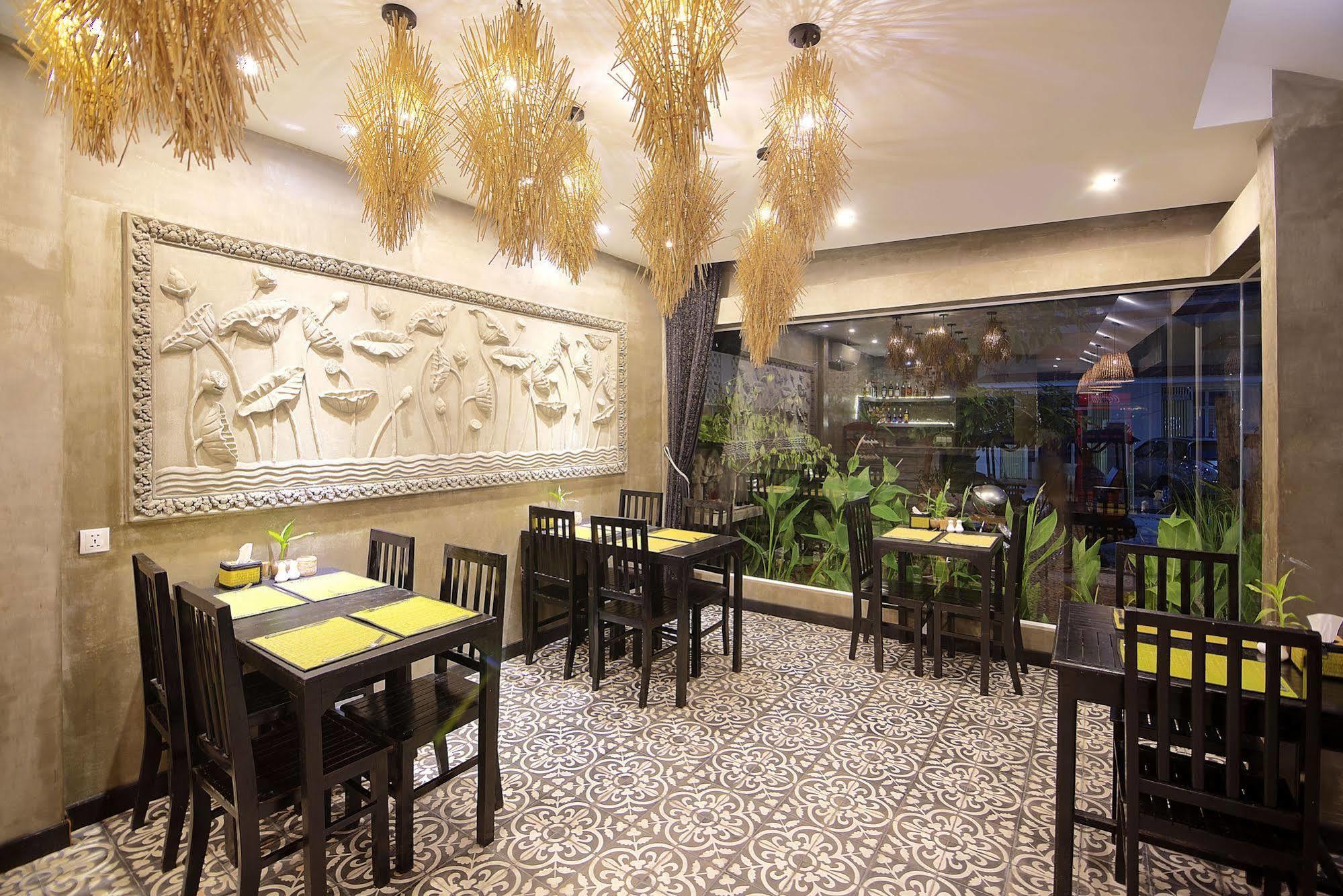 Fancy Boutique Villa Hotel Siem Reap Exteriör bild
