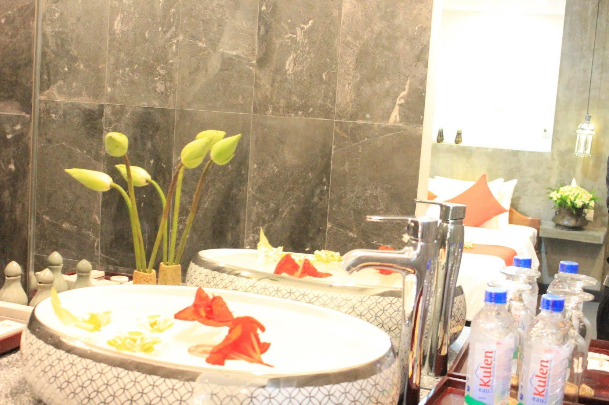 Fancy Boutique Villa Hotel Siem Reap Exteriör bild